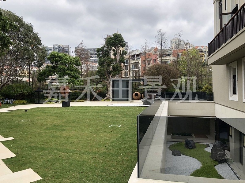 夏季別墅花園如何養(yǎng)護(hù)？